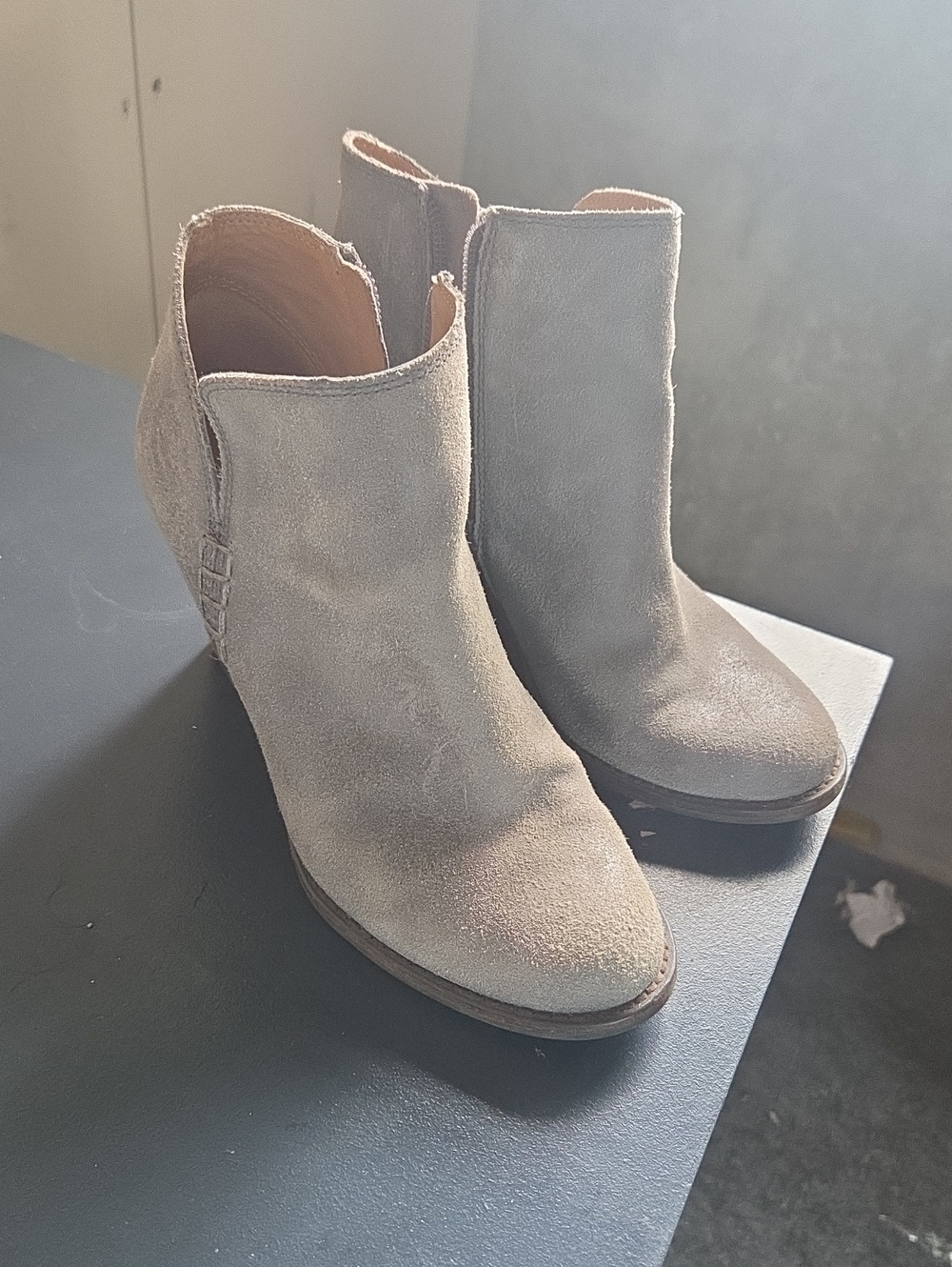 Women's Size 6 Lucky Brand Suede Ankle Booties